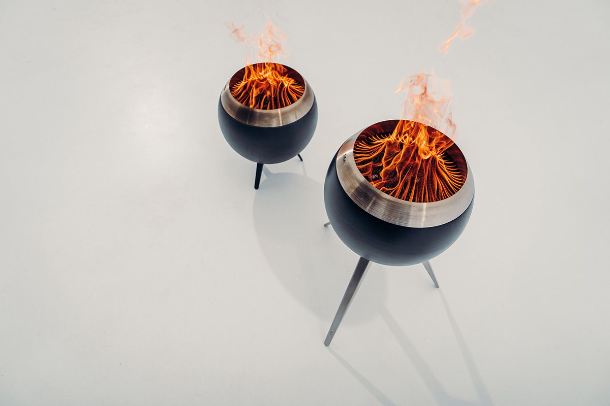 höfats Moon Feuerschale mit hohem Fuß
